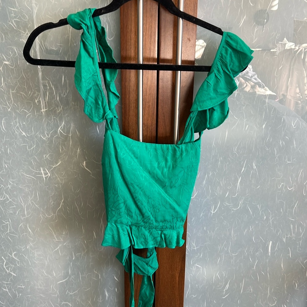 Cute green tie top